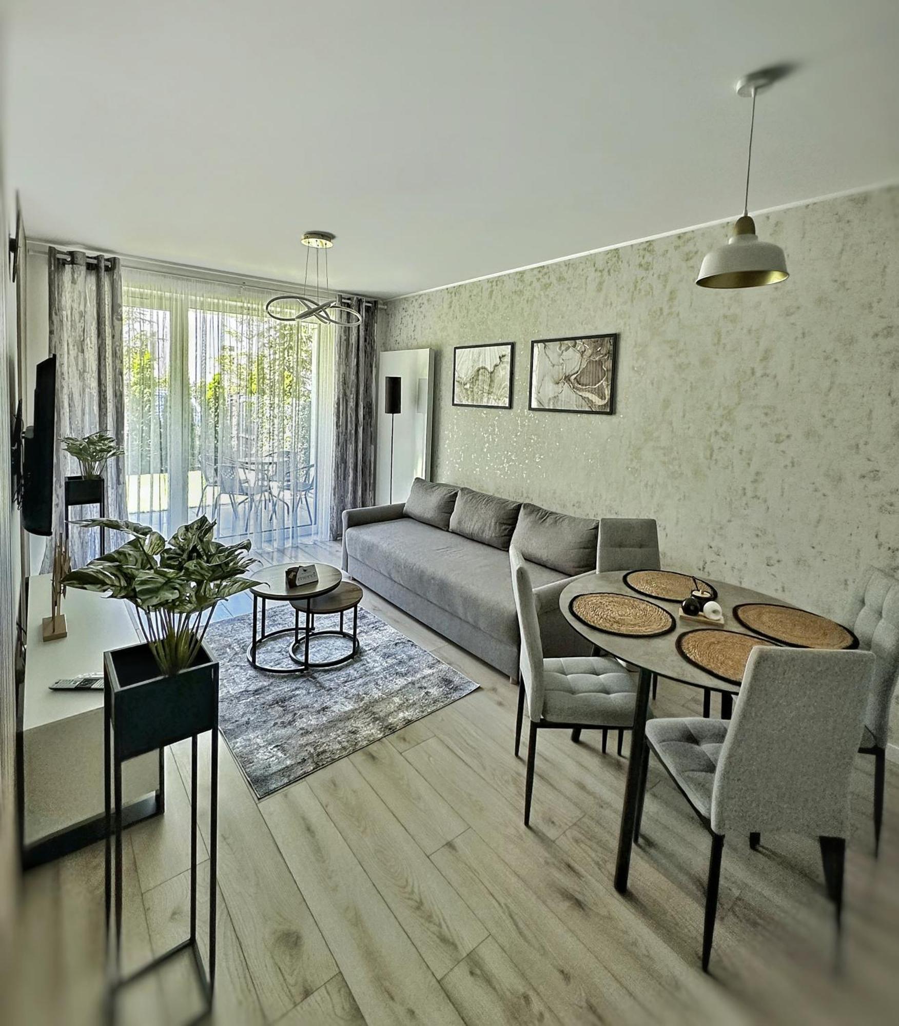 Apartament Whiteblue Kolobrzeg Z Duzym Ogrodkiem - 100 M Od Plazy! Whiteblue Kolberg Apartment Mit Grossem Garten - 100 M Vom Strand Entfernt! Whiteblue Kolobrzeg Apartman S Velkou Zahradou - 100 M Od Plaze! المظهر الخارجي الصورة