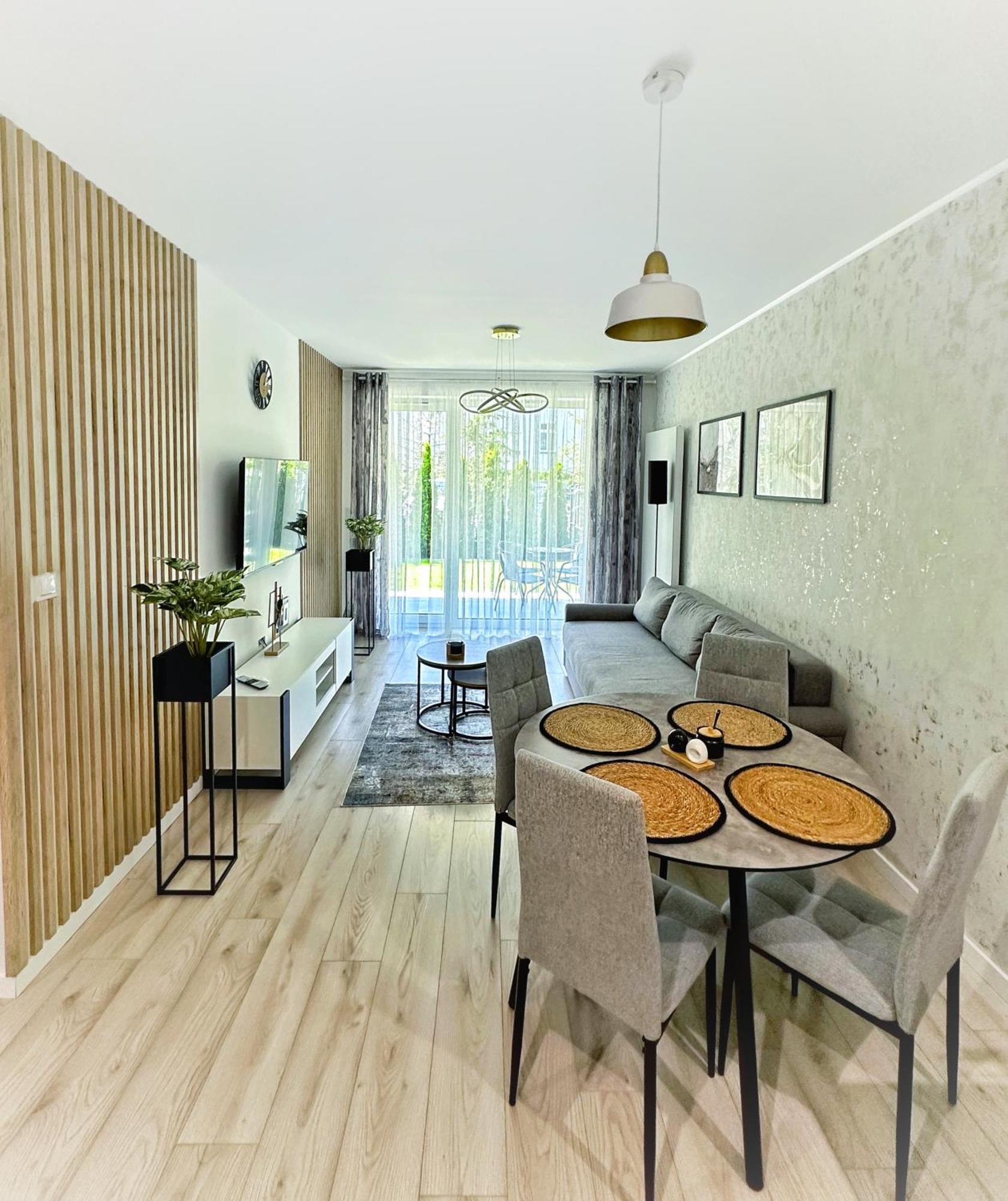 Apartament Whiteblue Kolobrzeg Z Duzym Ogrodkiem - 100 M Od Plazy! Whiteblue Kolberg Apartment Mit Grossem Garten - 100 M Vom Strand Entfernt! Whiteblue Kolobrzeg Apartman S Velkou Zahradou - 100 M Od Plaze! المظهر الخارجي الصورة