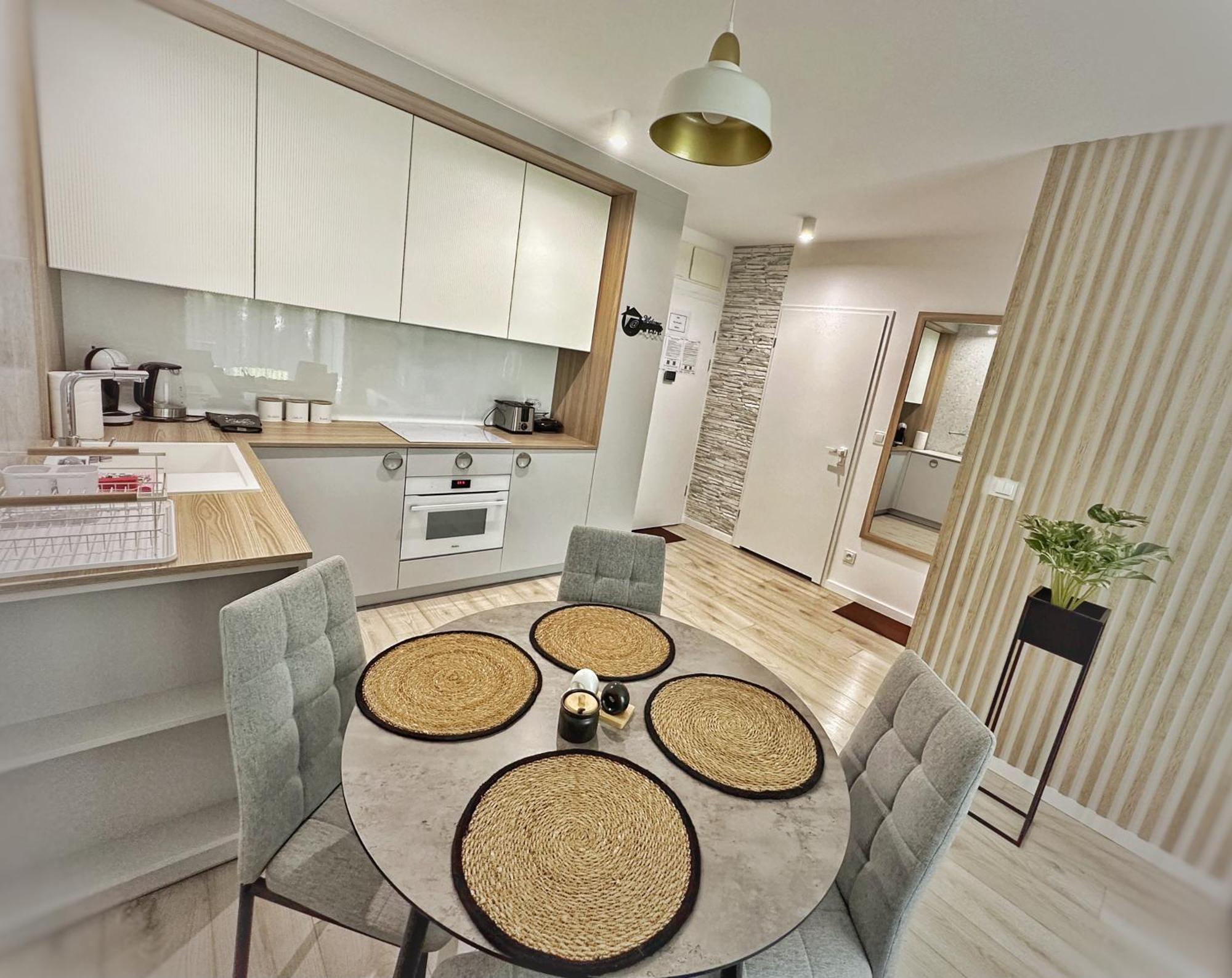 Apartament Whiteblue Kolobrzeg Z Duzym Ogrodkiem - 100 M Od Plazy! Whiteblue Kolberg Apartment Mit Grossem Garten - 100 M Vom Strand Entfernt! Whiteblue Kolobrzeg Apartman S Velkou Zahradou - 100 M Od Plaze! المظهر الخارجي الصورة